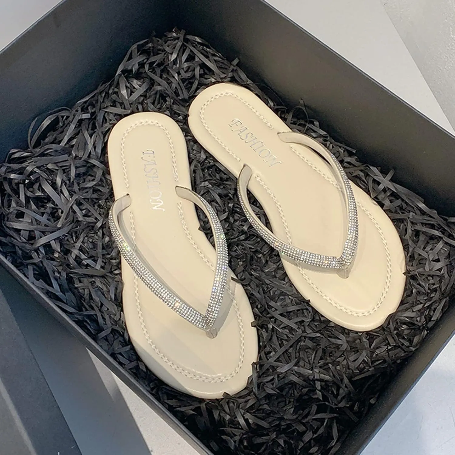 2025 Flip Flops Thong Sandals Women's Rhinestone Slippers Stylish Beach Resort Flat Sandal Slides Fashion Footwear