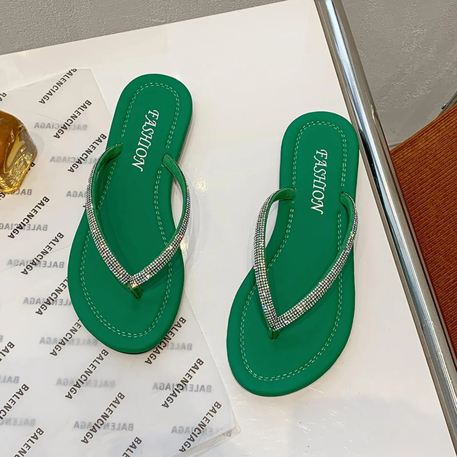 2025 Flip Flops Thong Sandals Women's Rhinestone Slippers Stylish Beach Resort Flat Sandal Slides Fashion Footwear