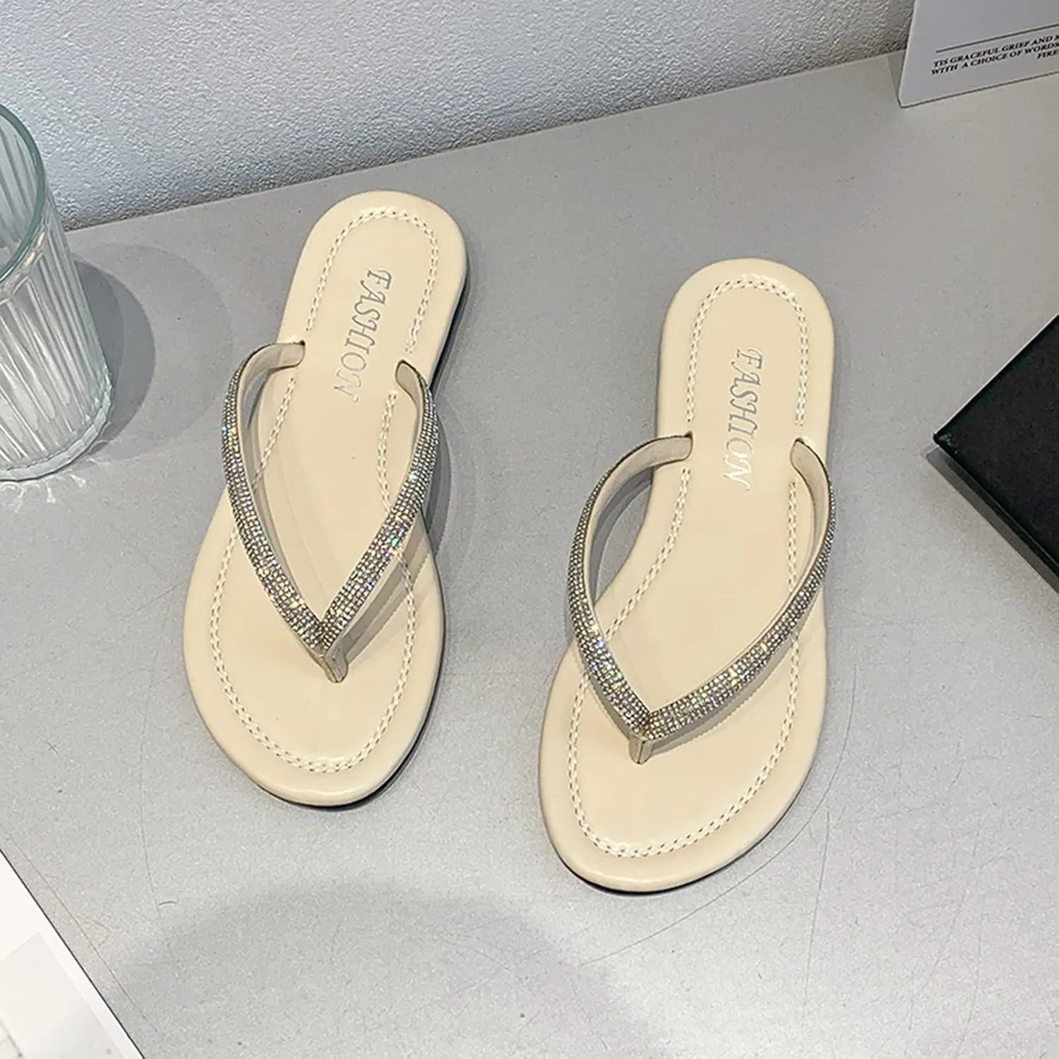 2025 Flip Flops Thong Sandals Women's Rhinestone Slippers Stylish Beach Resort Flat Sandal Slides Fashion Footwear