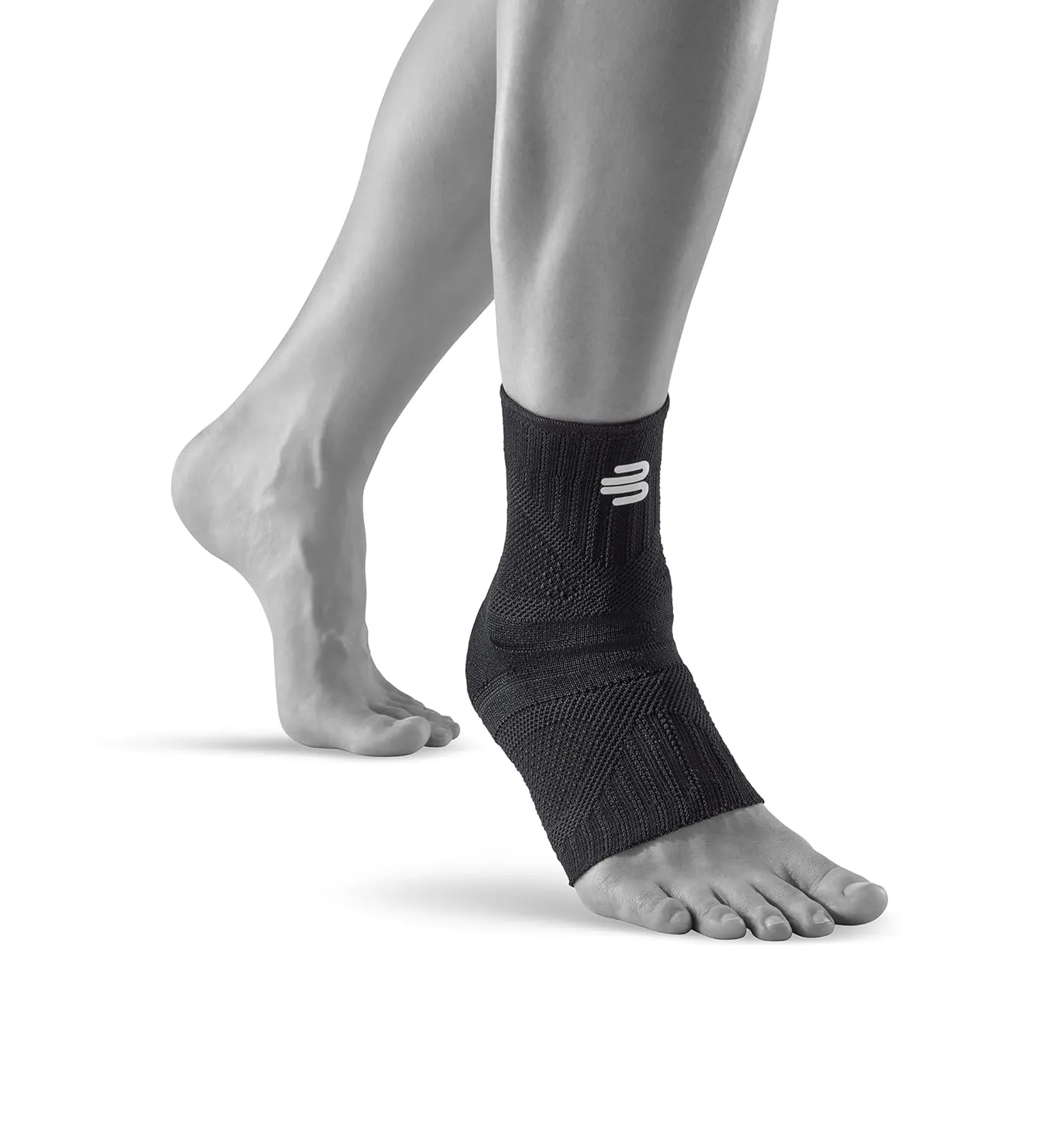 Bauerfeind Sports Ankle Support Dynamic - Ankle Compression Sleeve for Freedom of Movement - 3D AirKnit Fabric for Breathability - Premium Quality & Washable (M, All Black)