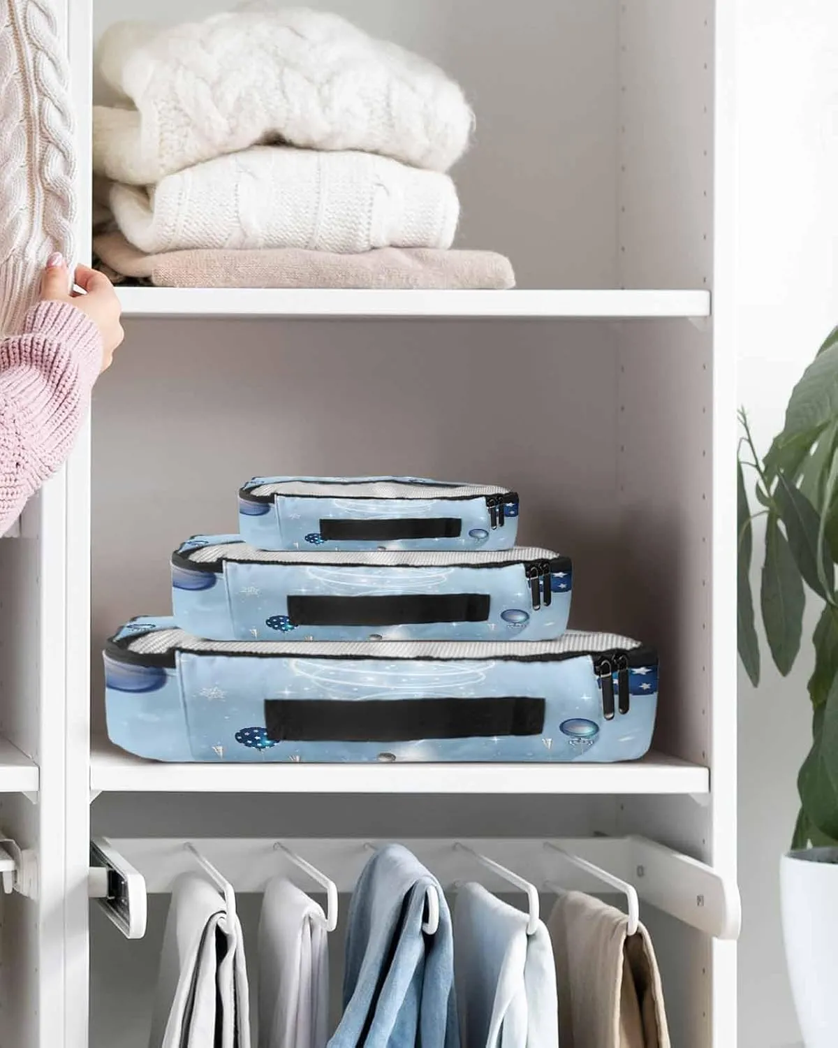 Merry Xmas Pine Tree Silvery Cedar Leaf 4 Set Packing Cubes, Winter Ornament Sky Blue Packing Cubes for Carry on Suitcase Travel Essential Bag for Clothes Shoes Cosmetics Toiletry