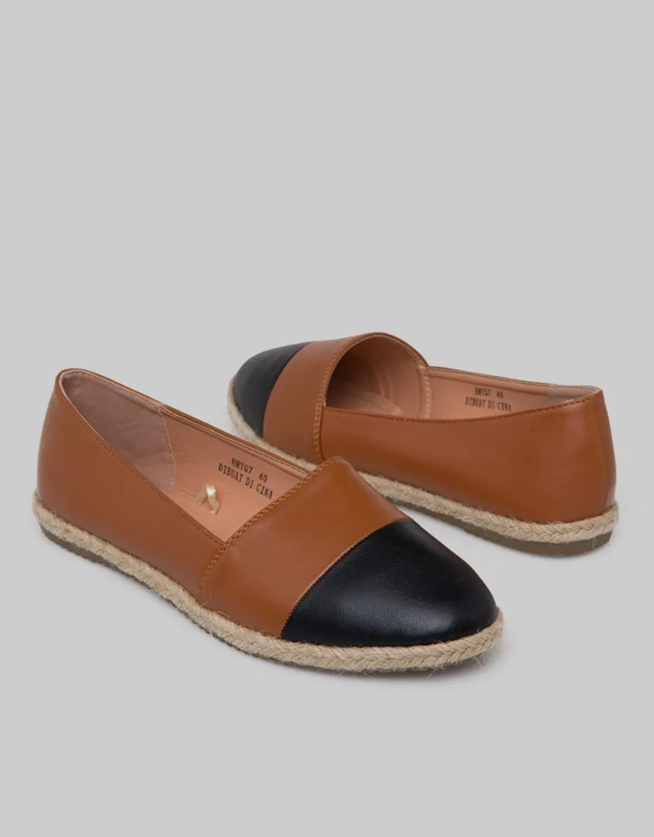MOCCASIN SHOES