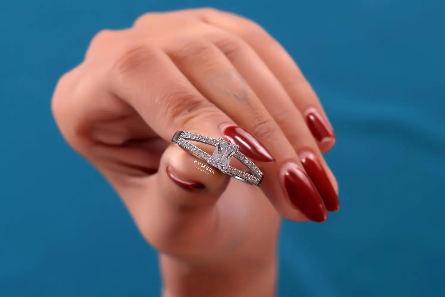 Modern Women's 925 Silver Ring with Square Cut Center Stone, Delicate Split-Band Design, Small CZ Diamonds, and Lightweight Elegant Open Structure for a Minimalistic Look