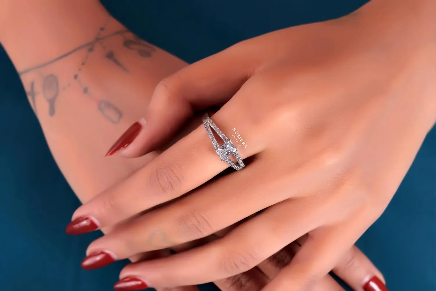 Modern Women's 925 Silver Ring with Square Cut Center Stone, Delicate Split-Band Design, Small CZ Diamonds, and Lightweight Elegant Open Structure for a Minimalistic Look