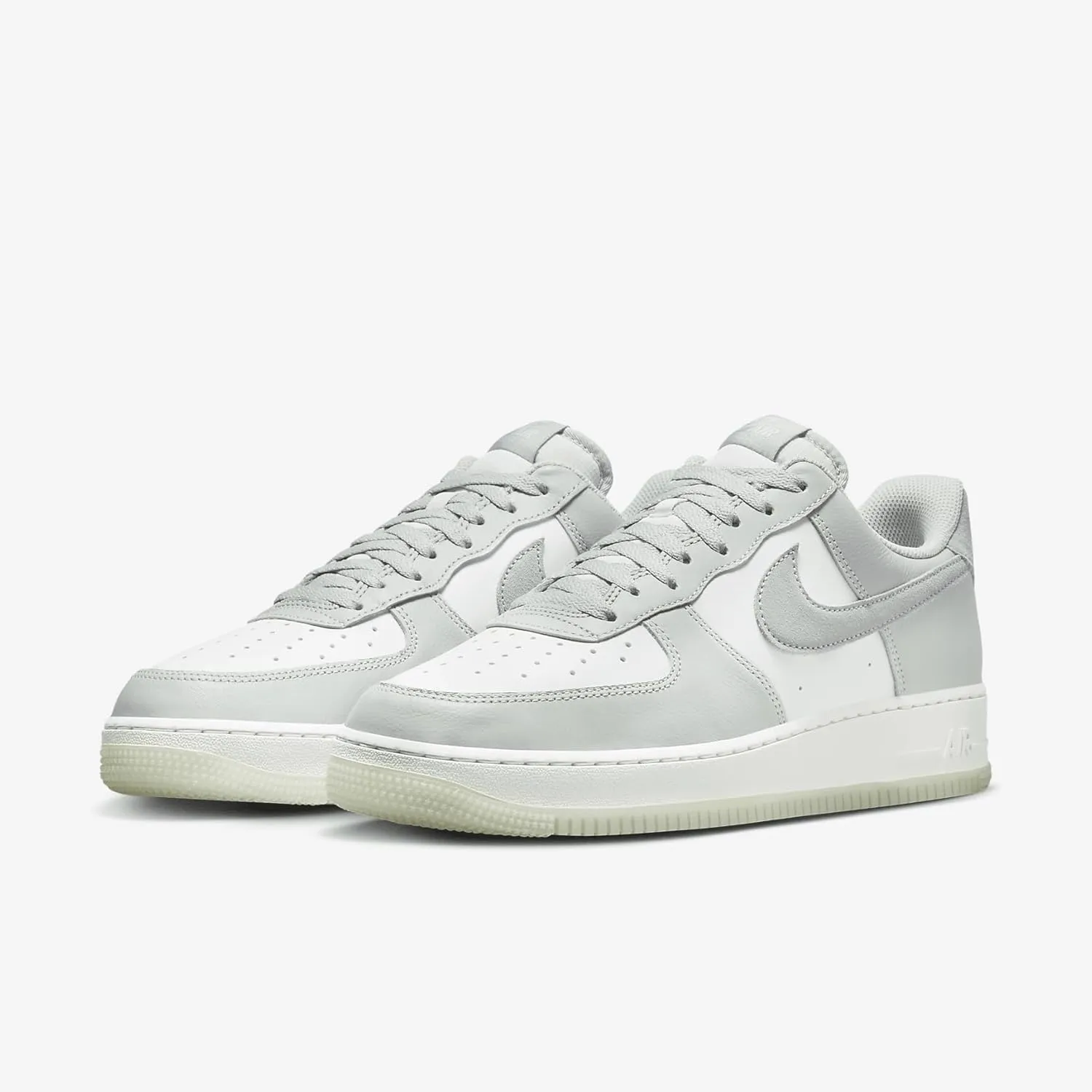Nike Men's Air Force 1 '07 Lv8 Sneaker