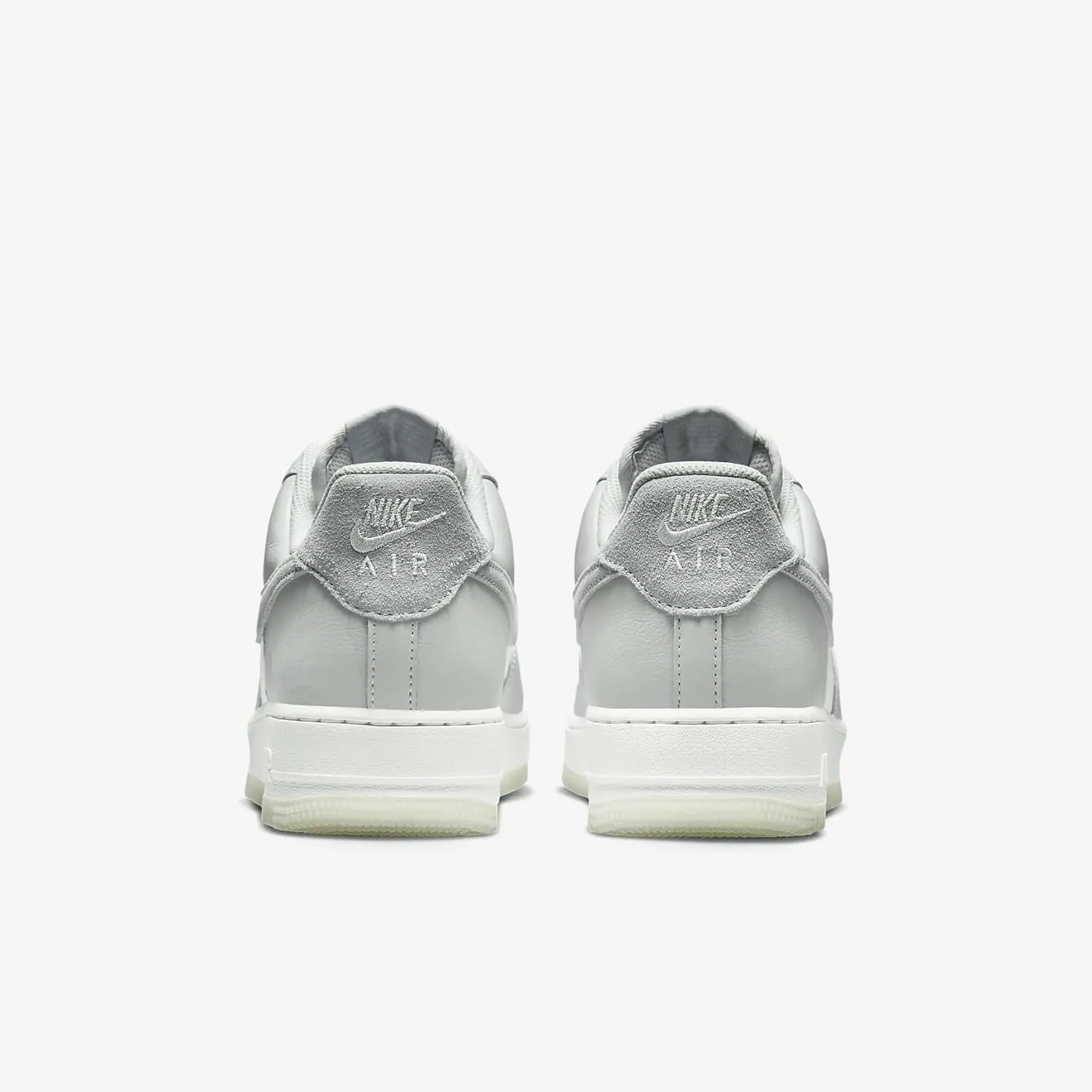Nike Men's Air Force 1 '07 Lv8 Sneaker
