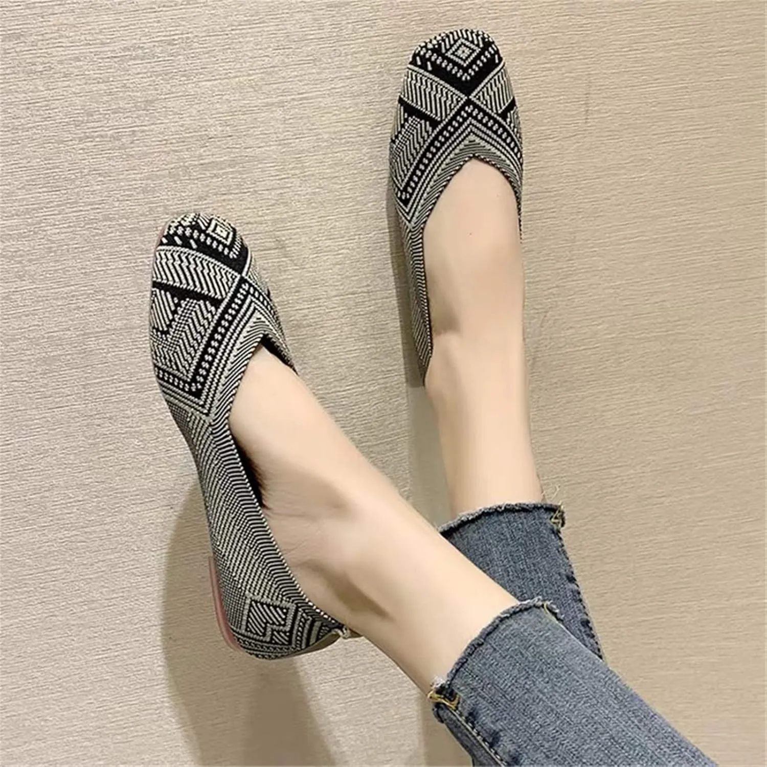 RVROVIC Women Flat Shoes Knitted Lightweight Slip-on Loafers Breathabel Soft Comfortable Ballet Flats