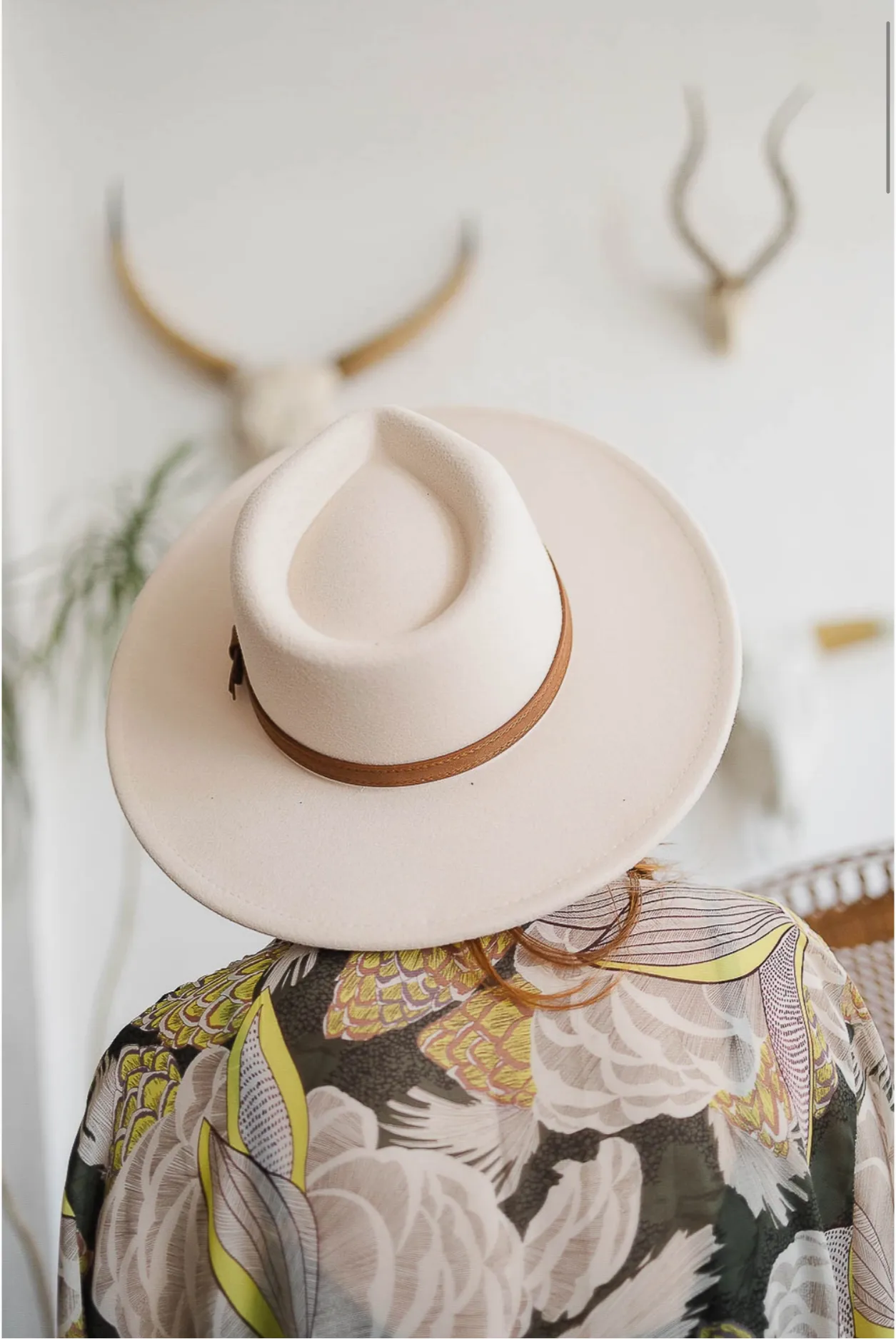 Stylish Flat Brim Buckle Hat
