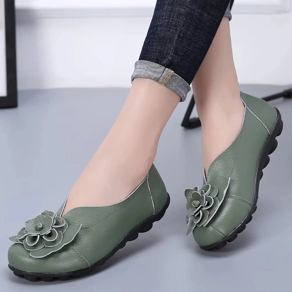 WERWAES Casual Leather Loafers Shoes for Womens Slim Lightweight Soft Sole Flat Moccasins Shoes with Flowers Cowhide Round Toe Slip on Womens Loafer Indoor Outdoor Walking Womens Shoes