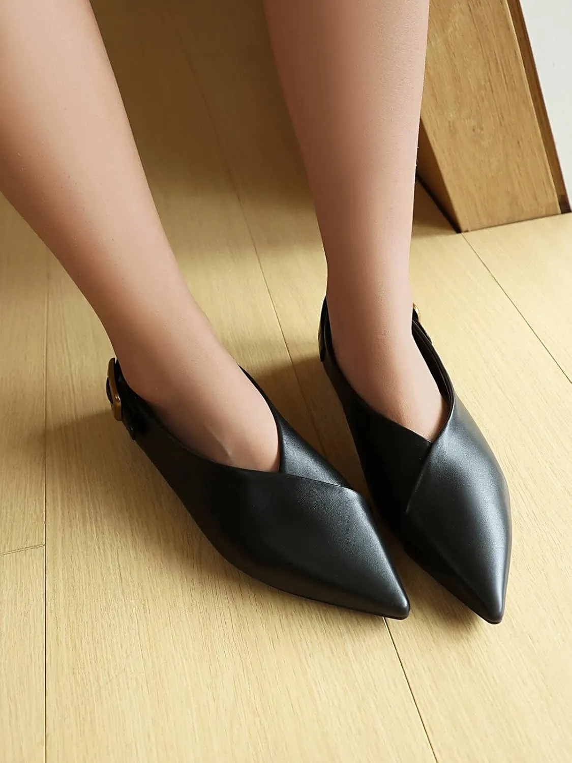 Women's Flat Shoes Comfortable Pointed Toe Flats Slip On Loafers Witch Shoes