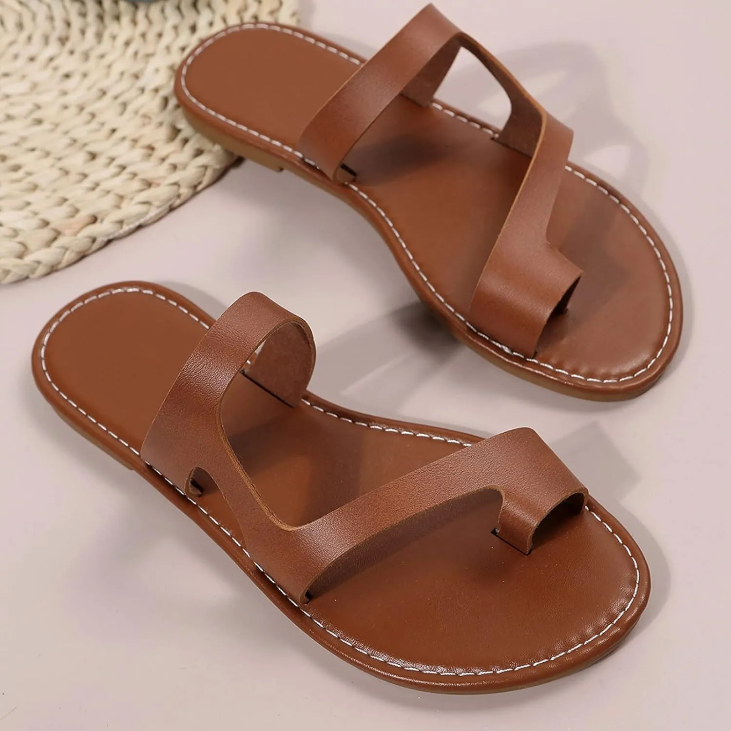Women's Leather Toe Ring Sandal Flat Summer Trendy Stylish Slipper Vacation 2025 Flip Flop Sandals