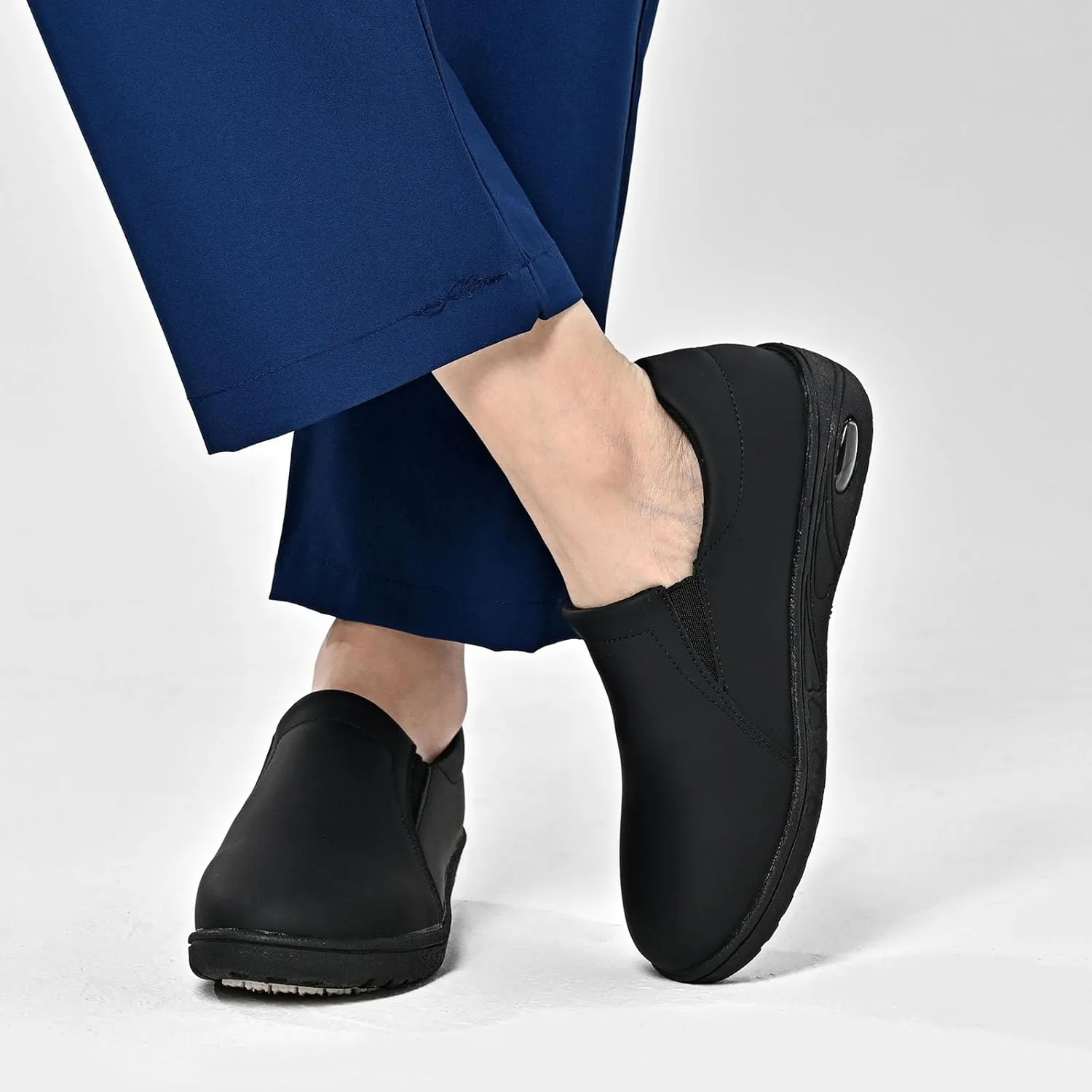 Women's Slip On Nurse Shoes Lightweight Comfortable Waterproof Work Shoes Silp Resistant Food Service