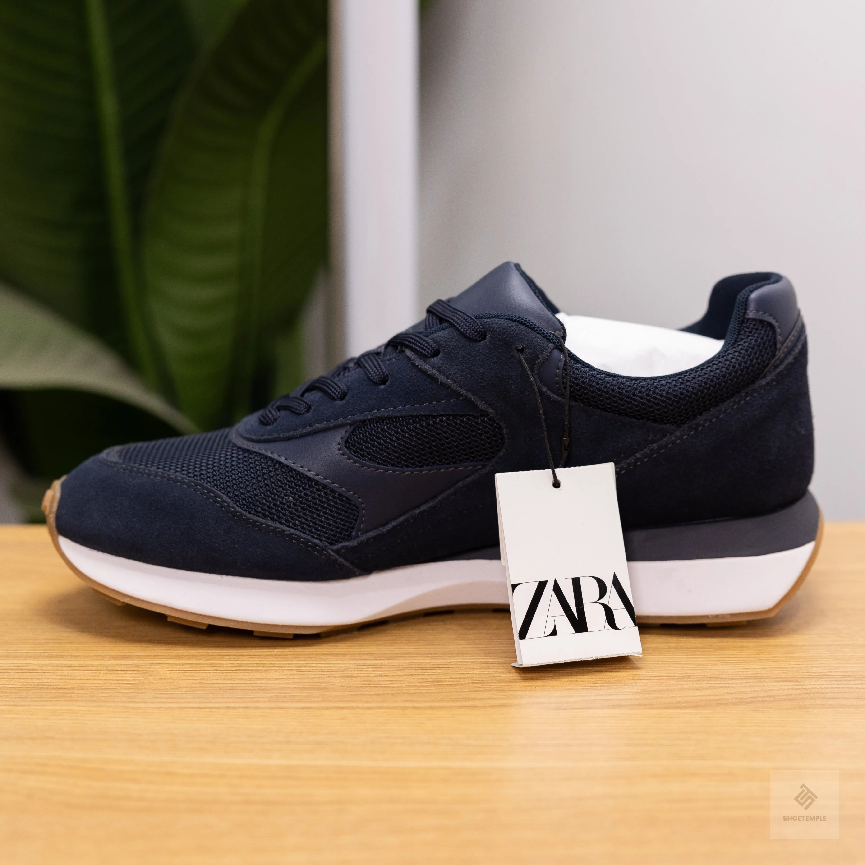 Zara Leather Retro Running Sneaker
