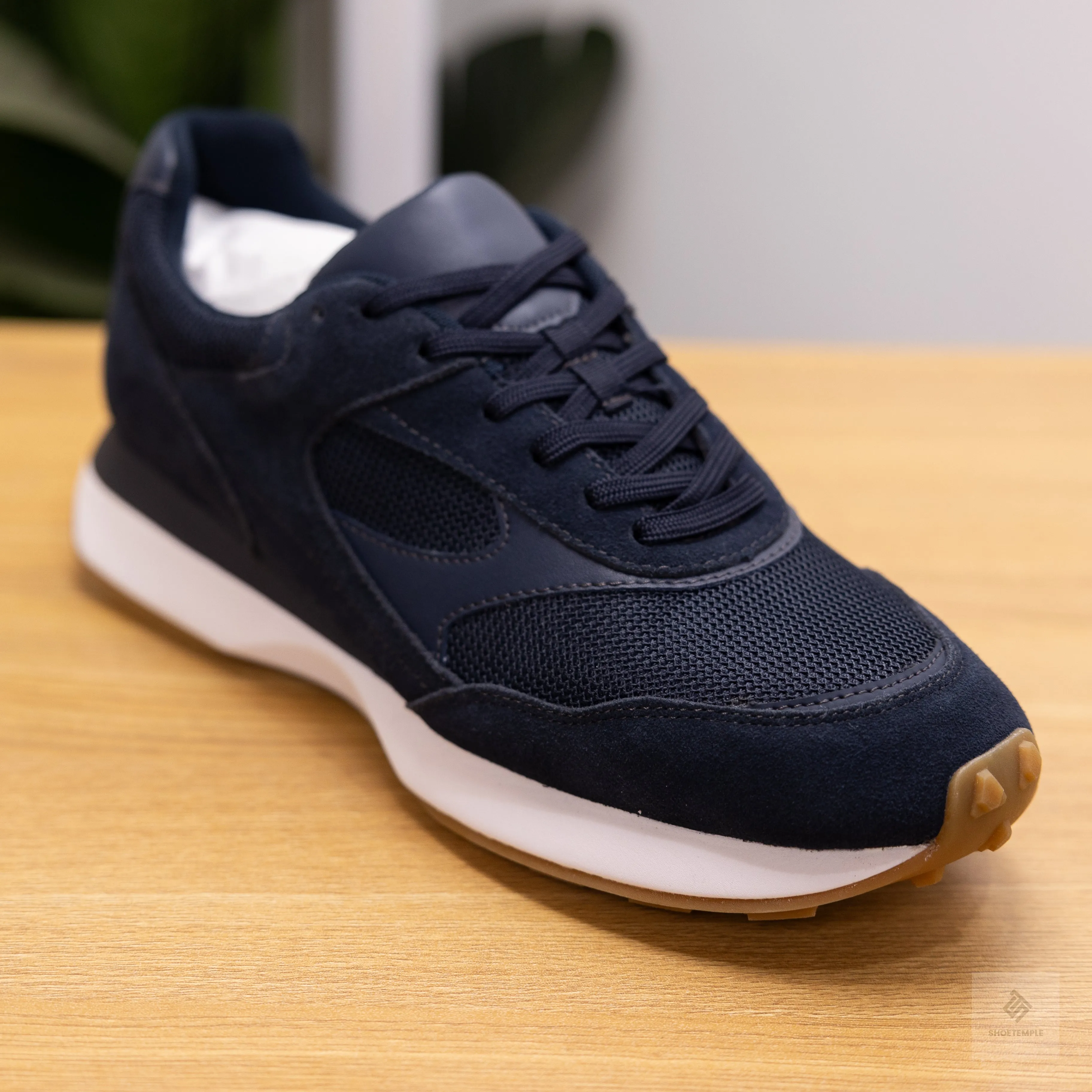 Zara Leather Retro Running Sneaker