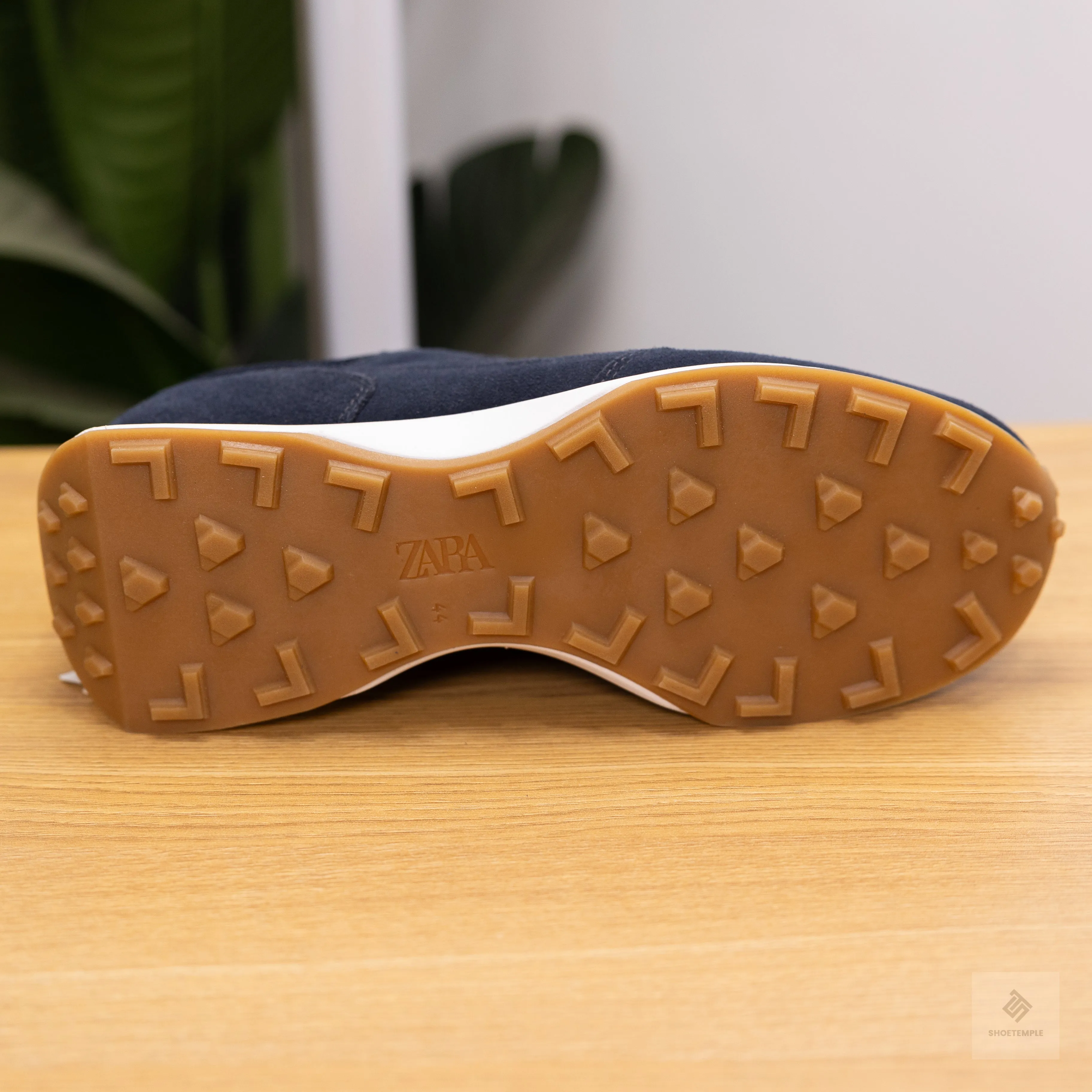 Zara Leather Retro Running Sneaker