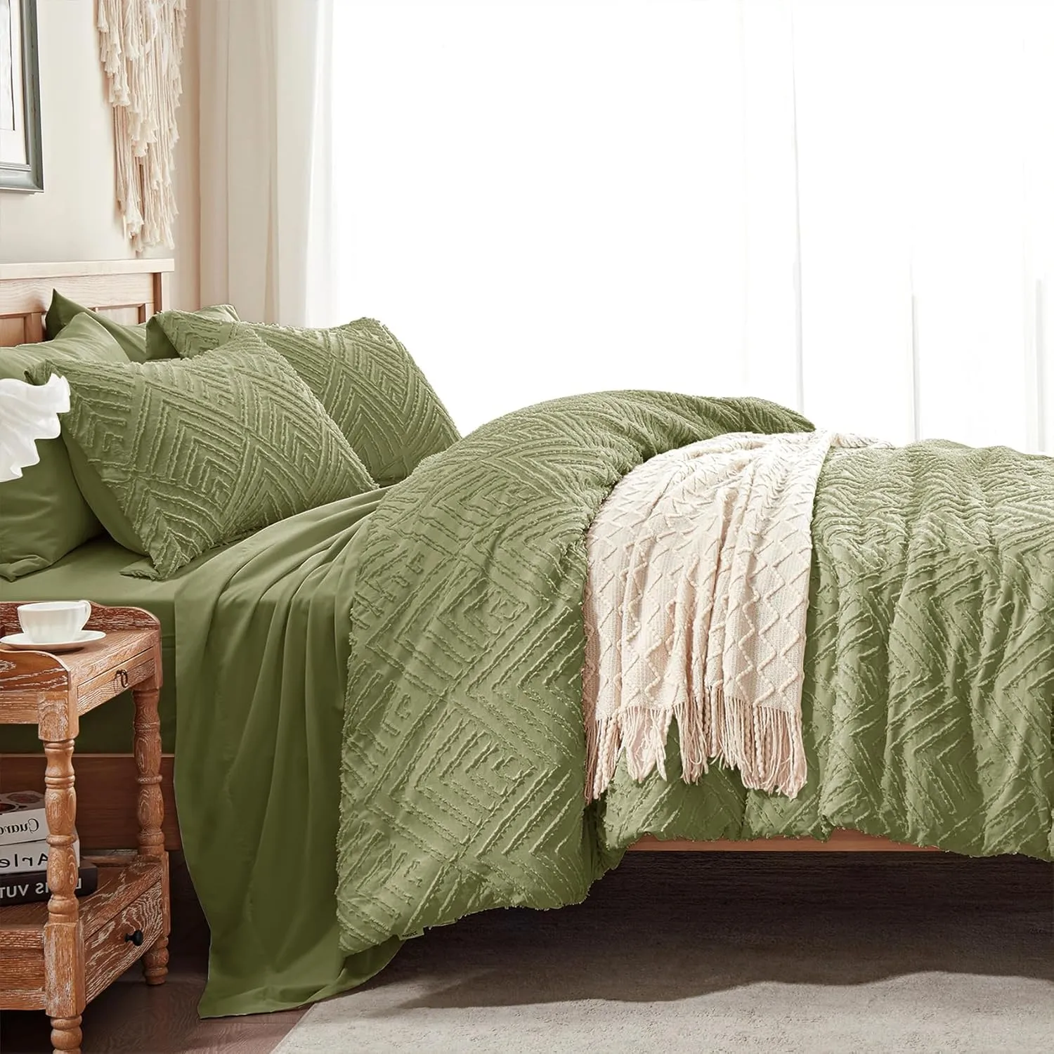 Zzlpp Queen Comforter Set 7 pieces, Army Green Tufted Bed in a Bag with Comforter and Sheets, All Season Boho Bedding Sets with 1 Comforter, 2 Pillow Shams, 2 Pillowcases, 1 Flat Sheet, 1 Fitted Sheet